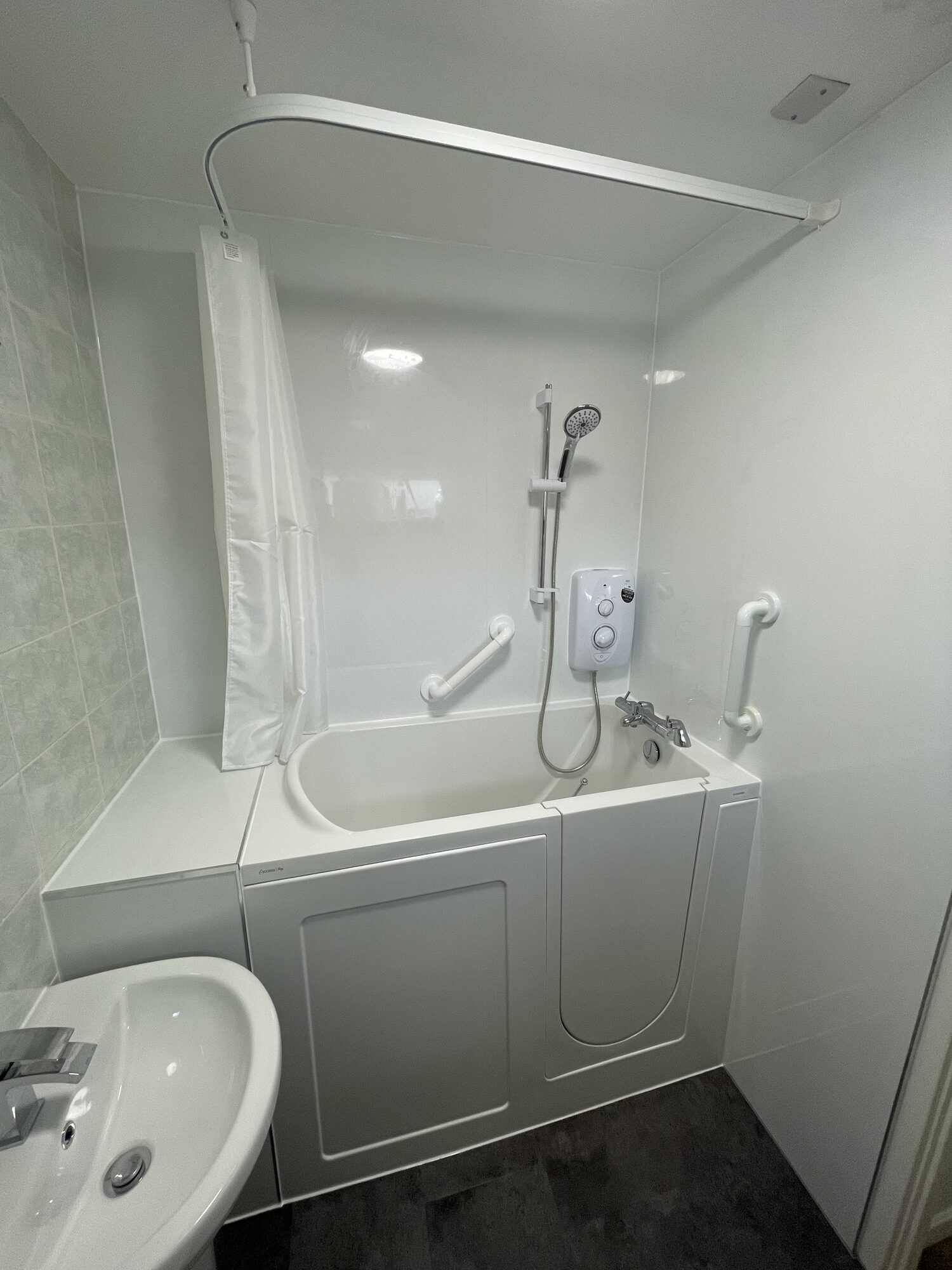 Walk-in baths · hero image